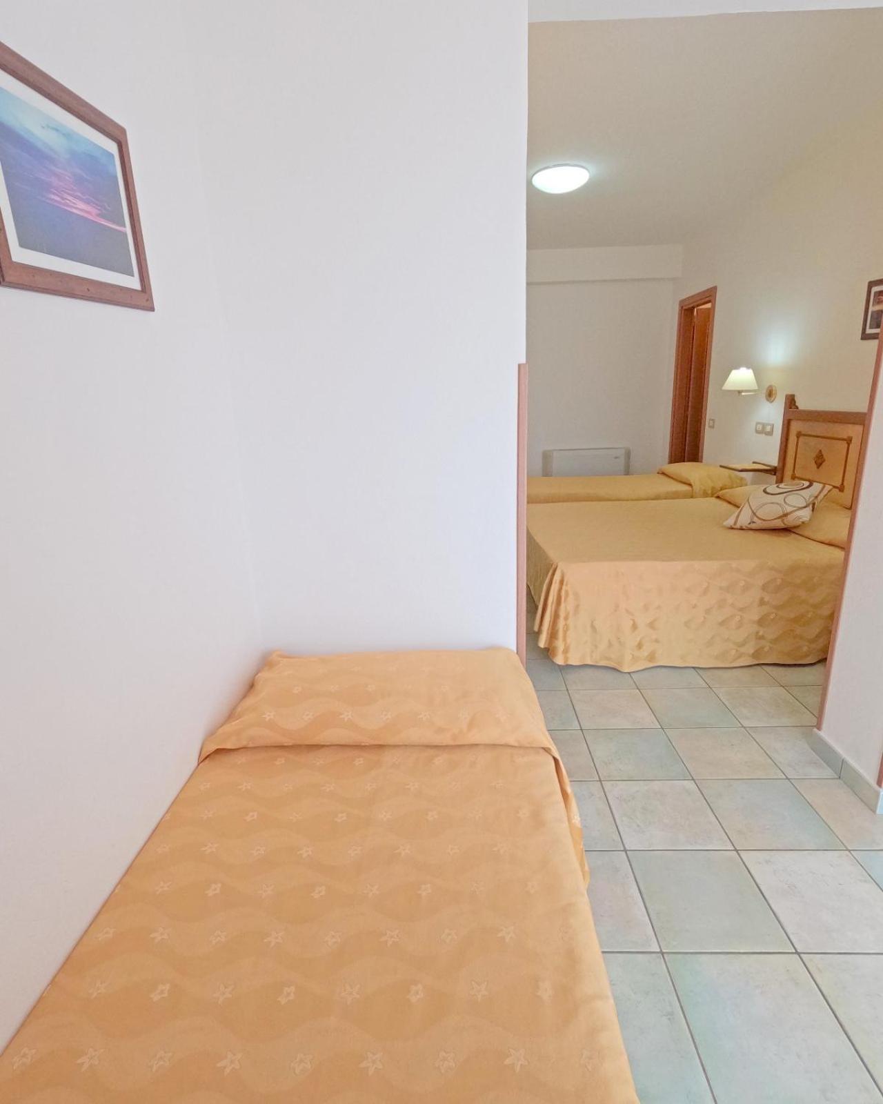 Hotel La Playa Кала Гононе Екстериор снимка